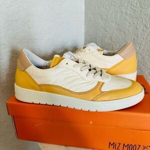 Miz Mooz Veronica Leather Sneaker Lightweight Yellow/White Size 8 Euro 38, NWT